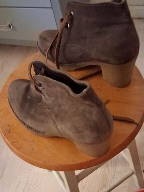 Women's Brown Suede Lace-Up Heeled Ankle Boots